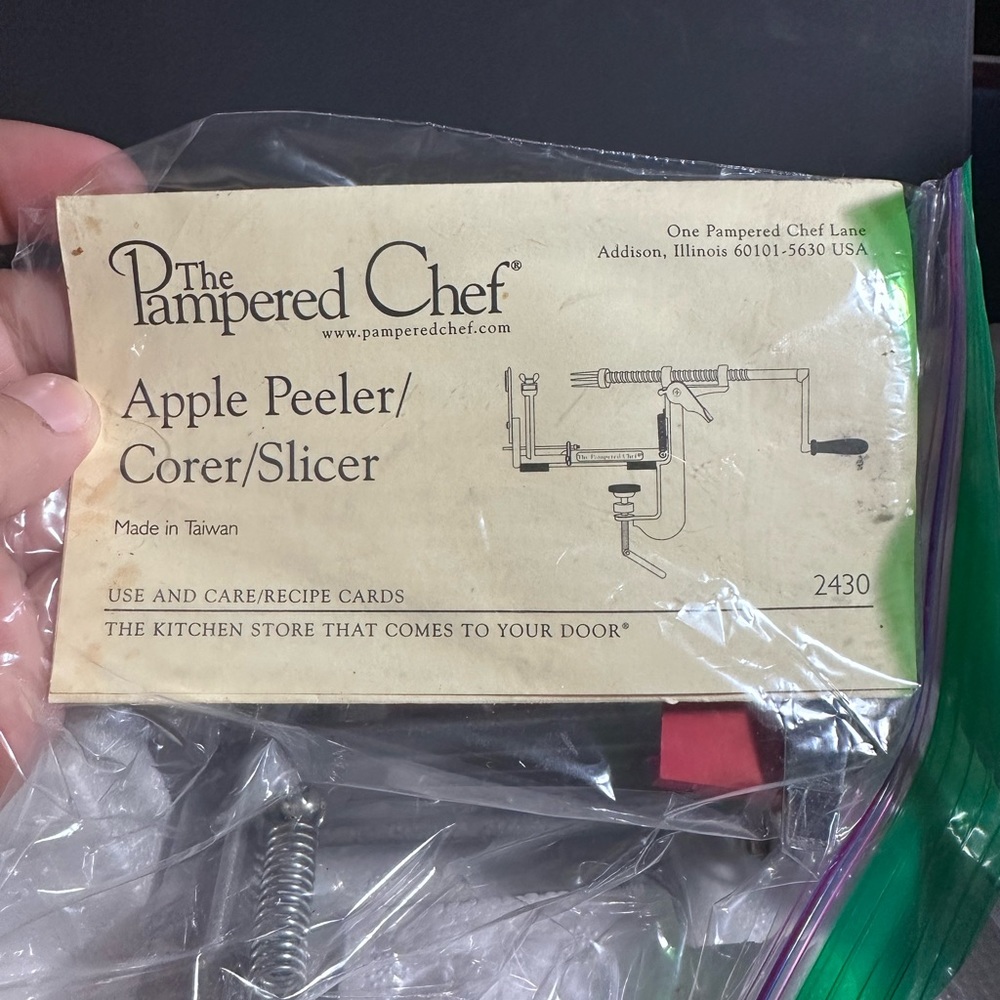Pampered Chef Apple Peeler, Coring, Slicing. Item #2430